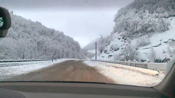 Военно-Грузинская дорога - зимняя трасса, гололед и снег - Sputnik Грузия