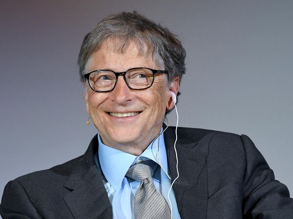 Четвертое место досталось Биллу Гейтсу. Его состояние оценивается 129 млрд долларов. Сооснователь Microsoft, активно пишет и публикует книги на тему изменения климата в мире - Sputnik Грузия