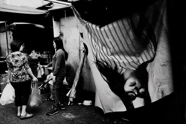 Снимок китайского фотографа Зинуо Ши, победивший в категории   &quot;Молодежная уличная фотография&quot; - Sputnik Грузия