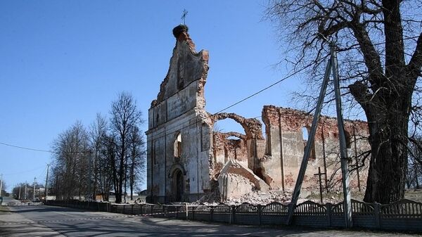 Снос или реконструкция? Какая судьба ждет аварийный костел в Зембине – видео - Sputnik Грузия