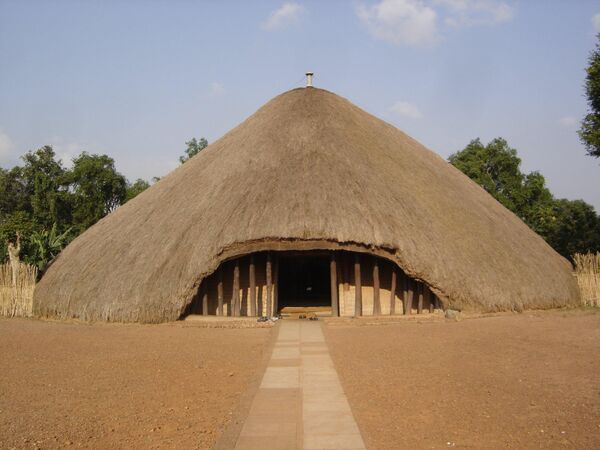 Захоронение королей Буганды в Касуби, Уганда. Пожар в марте 2010 года вынудил внести захоронение в список объектов Всемирного наследия, находящихся под угрозой - Sputnik Грузия