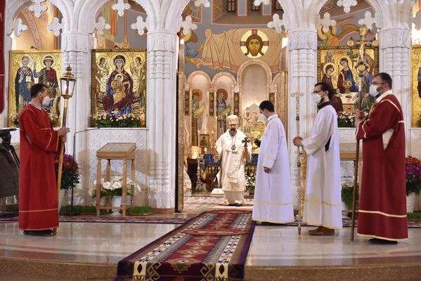 განსაკუთრებით საზეიმო ვითარება იყო სამების საკათედრო ტაძარში განსაკუთრებით საზეიმო ვითარება იყო სამების საკათედრო ტაძარში - Sputnik საქართველო