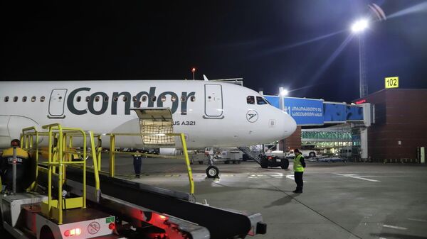 Самолет авиакомпании Condor Airlines совершил первый рейс по маршруту Франкфурт-Тбилиси - Sputnik Грузия