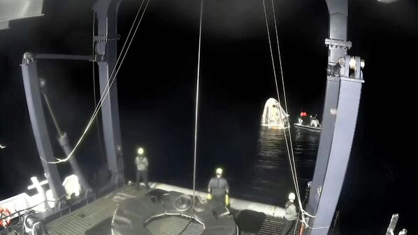 Капсула коснулась поверхности Атлантического океана неподалеку от побережья Флориды - Sputnik Грузия