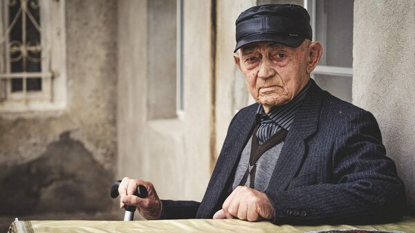 Ветеран из Грузии 9 мая отмечает 100-летний юбилей - видео - Sputnik Грузия