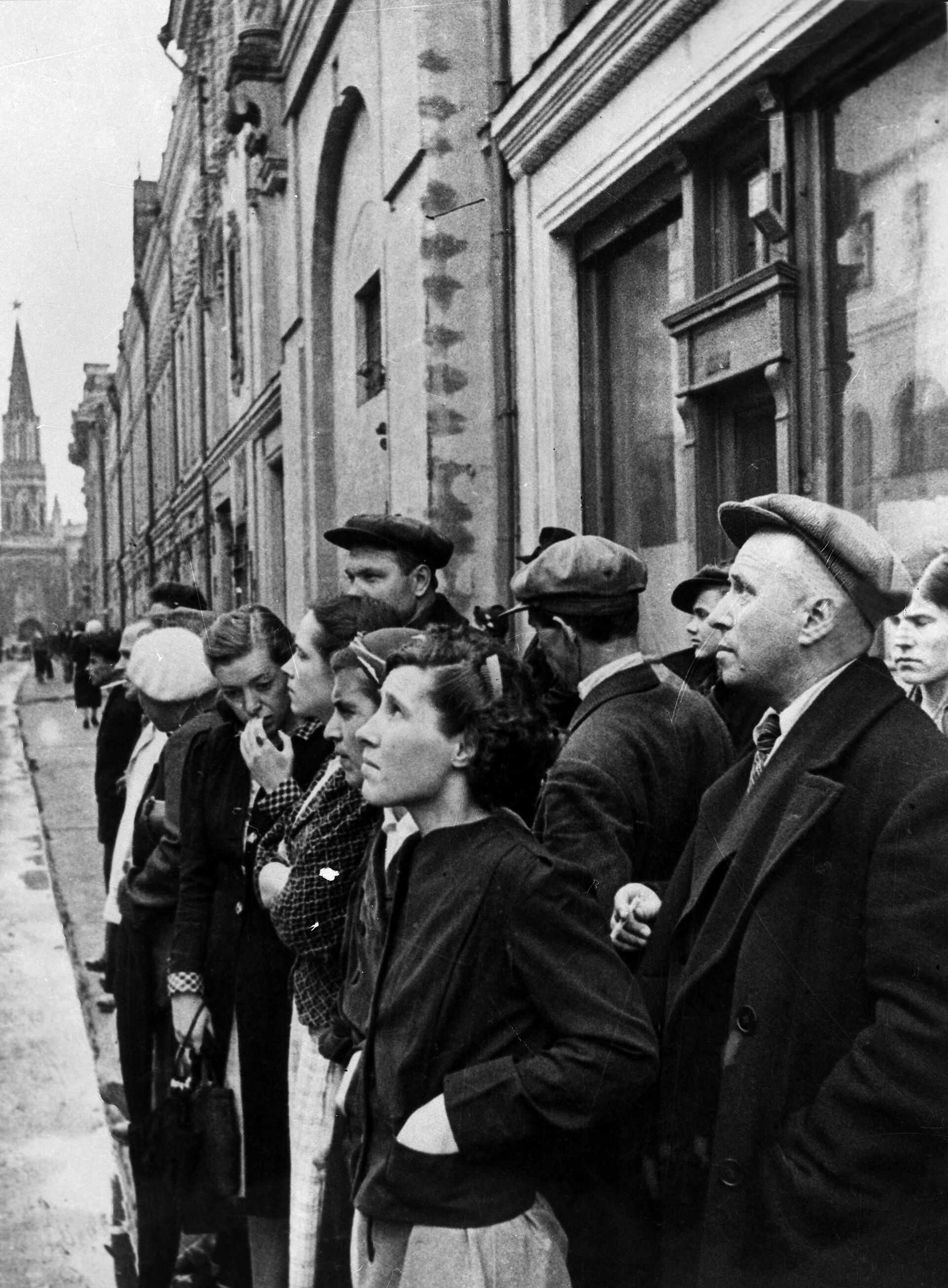 Жители столицы 22 июня 1941 года во время объявления по радио о нападении Германии на СССР - Sputnik Грузия, 1920, 21.06.2023