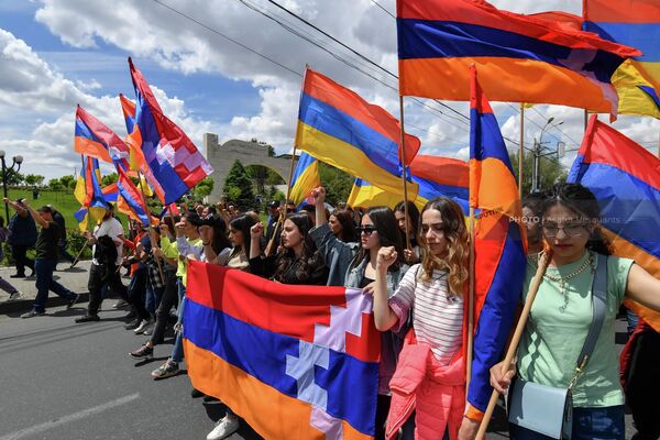 Почти десять дней в Ереване проходят протестные акции - Sputnik Грузия