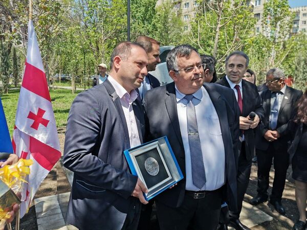 В церемонии открытия мемориала приняли участие дипломаты, представители общественности и представители руководства Грузии. - Sputnik Грузия