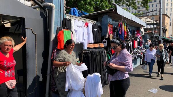 თბილსერვისის თანამშრომელი გარემოვაჭრეებს წართმეული საქონლის დასაბრუნებლად ქრთამს ართმევდა