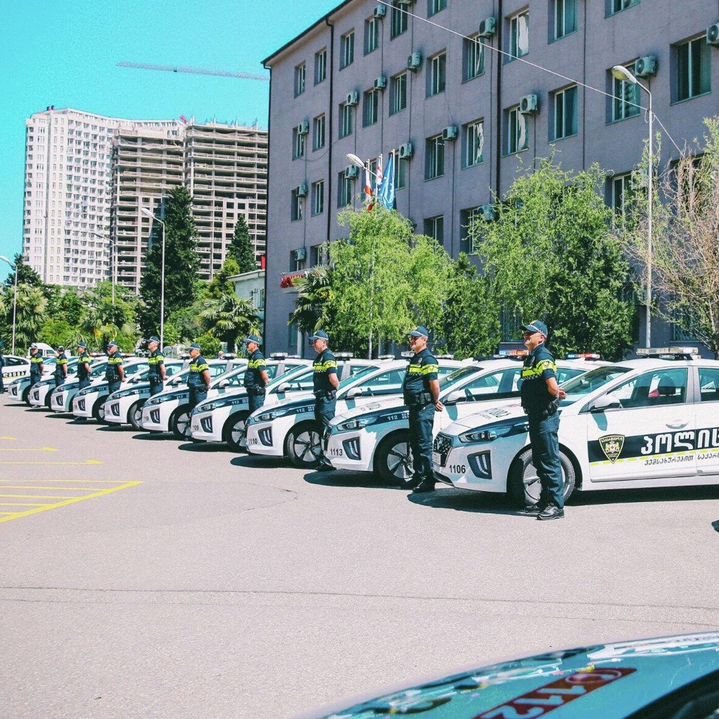 Полиция Грузии полностью пересядет на гибридные автомобили - 23.05.2022,  Sputnik Грузия