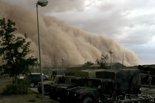 Песчаная буря захватывает Аль-Асадом, Ирак - Sputnik Грузия