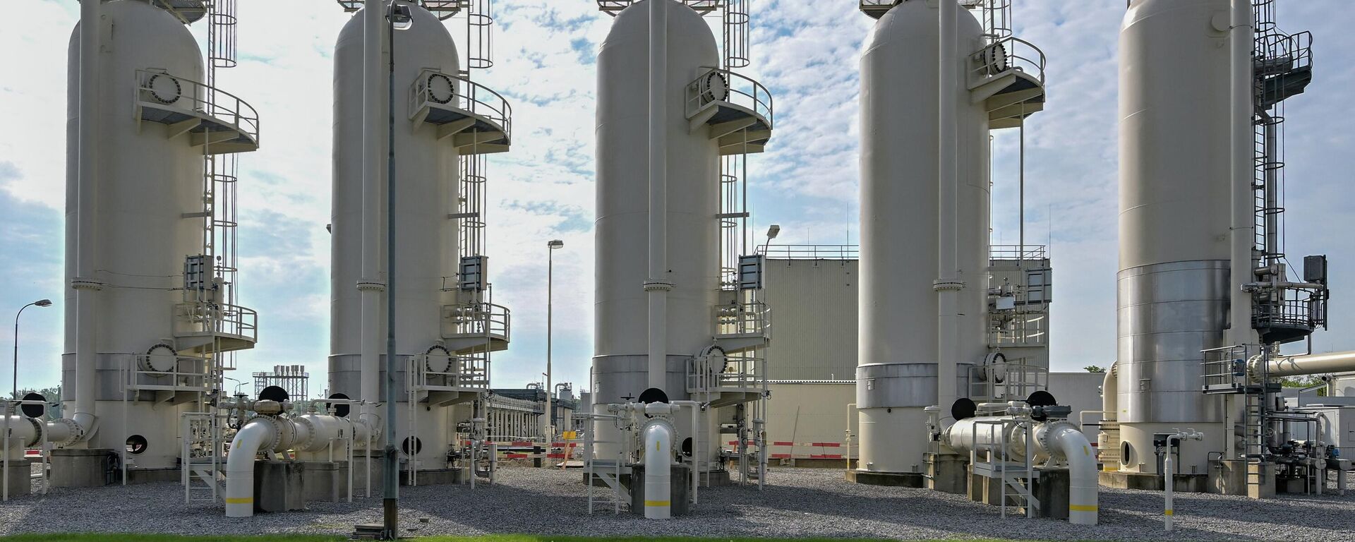 На одном из крупнейших межсетевых газовых узлов в Европе в Баумгартен-ан-дер-Марч, Австрия - Sputnik Грузия, 1920, 01.07.2022