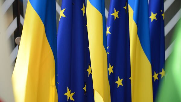 Флаги Украины и Европейского Союза. - Sputnik Грузия