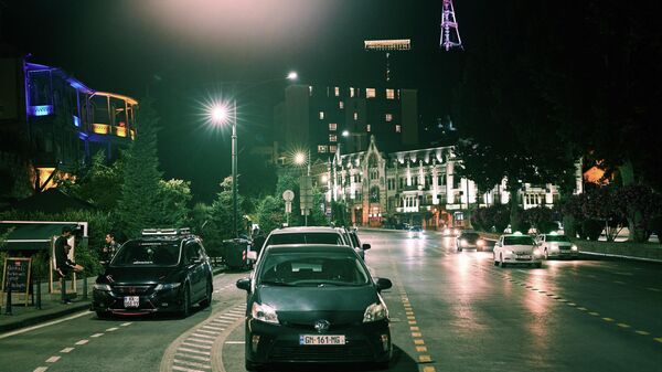 Вид на город Тбилиси ночью - вид на улицу Бараташвили - Sputnik Грузия