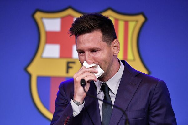 Новость о том, что Лионель Месси покинул футбольный клуб &quot;Барселона&quot; вызвала реакцию, подобную взрыву. Каталония была в шоке, фанаты &quot;сине-гранатовых&quot; рыдали - Sputnik Грузия