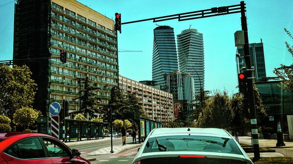 Вид на город Тбилиси - район Ваке, проспект Чавчавадзе, перекресток и светофоры - Sputnik Грузия