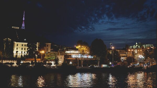 Вид на старый Тбилиси в ночное время - Sputnik Грузия