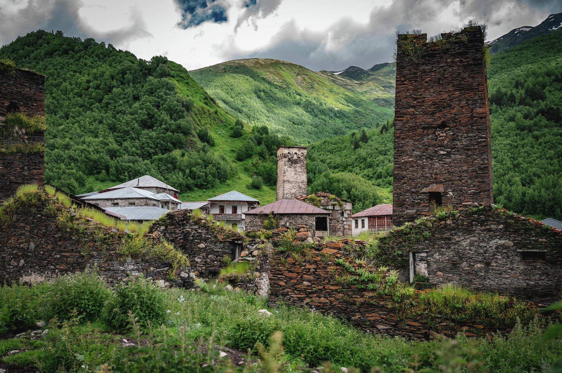 Регион Сванети - сванские башни в высокогорном селе Ушгули - Sputnik Грузия, 1920, 17.10.2022