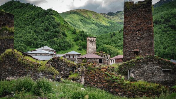 Регион Сванети - сванские башни в высокогорном селе Ушгули - Sputnik Грузия