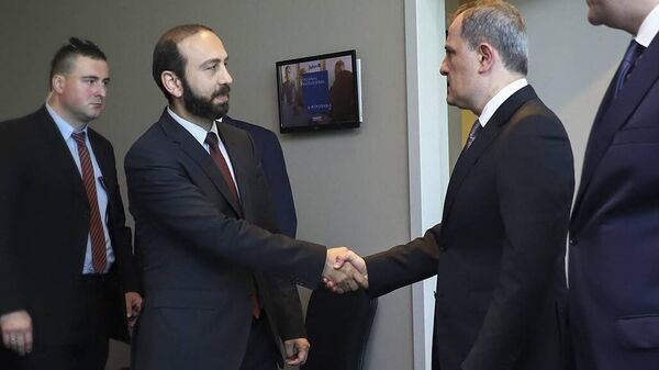 Первая двусторонняя встреча глав МИД Армении и Азербайджана (16 июля 2022). Тбилиси - Sputnik Грузия