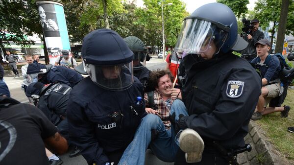 Полиция задерживает участников акции в Берлине - Sputnik Грузия