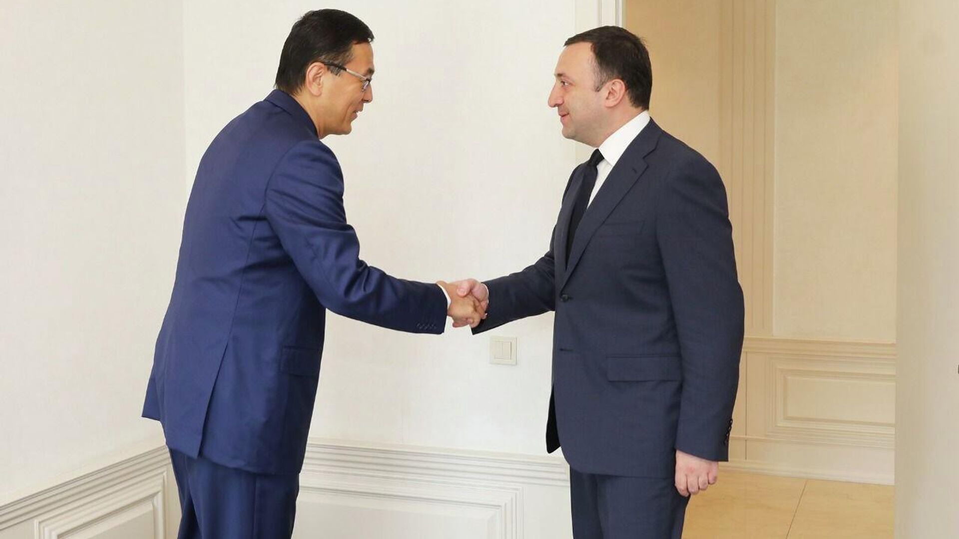 Ираклий Гарибашвили и новый посол Китая - Sputnik Грузия, 1920, 22.07.2022