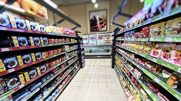 Супермаркет - полки с продуктами - Sputnik Грузия