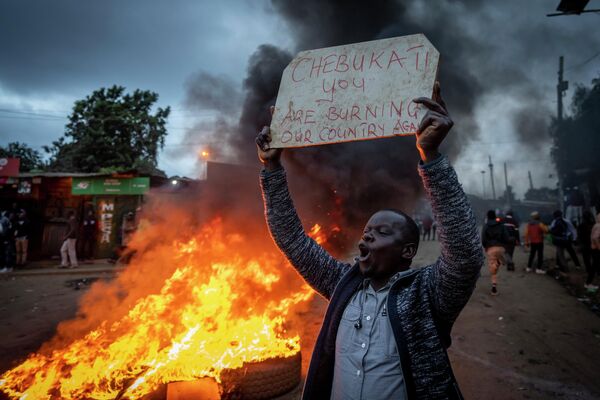 Объявление официальных итогов выборов президента в Кении обернулось скандалом, драками и протестами - Sputnik Грузия