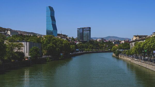 Виды Тбилиси. Летняя жара  - Sputnik Грузия