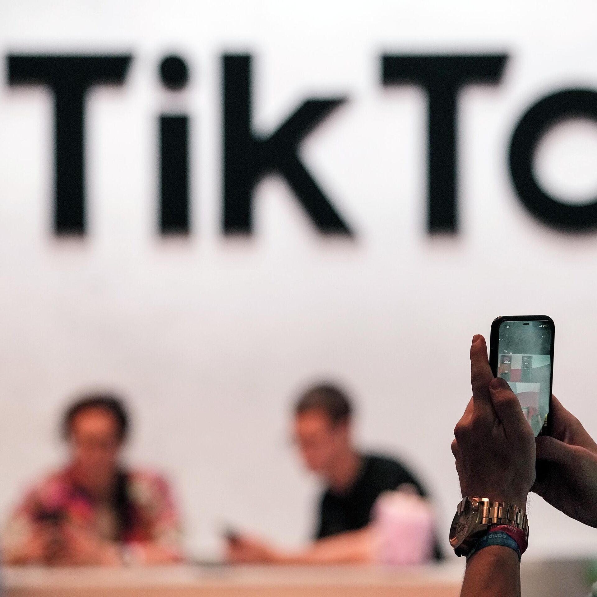 Грузинский кавер песни Italo Disco покорил просторы TikTok - 18.11.2023,  Sputnik Грузия