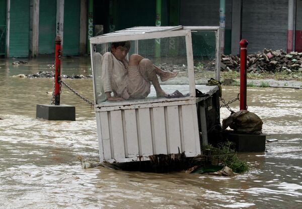 Правительство Пакистана объявило чрезвычайное положение в связи с наводнениями, которые охватили ряд регионов страны - Sputnik Грузия