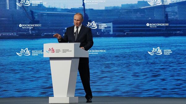 Президент РФ Владимир Путин выступает на пленарном заседании VII Восточного экономического форума (7 сентября 2022). Владивосток - Sputnik Грузия