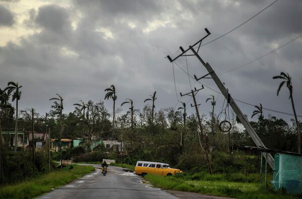 Ураган &quot;Иан&quot; во время прохождения над провинцией Пинар-дель-Рио на западе Кубы усилился до третьей категории из пяти - Sputnik Грузия