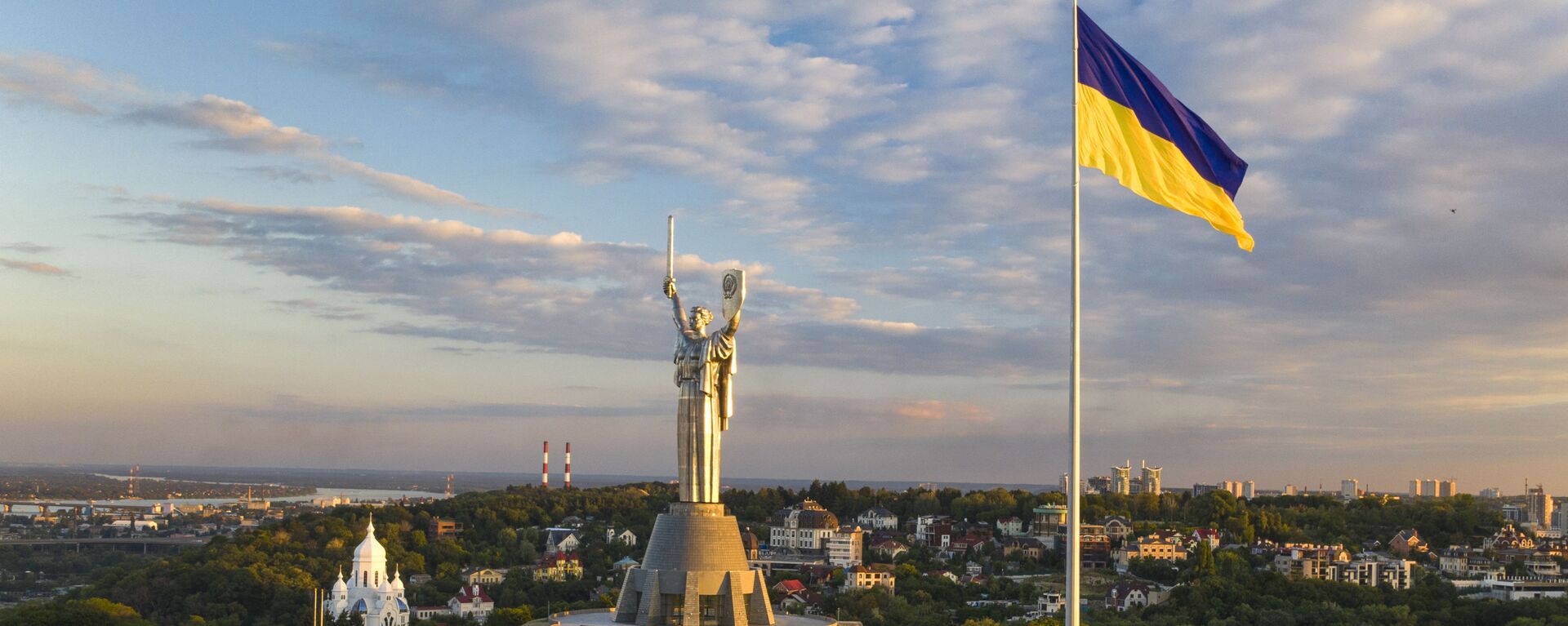 Самый большой флаг Украины - Sputnik Грузия, 1920, 08.11.2022