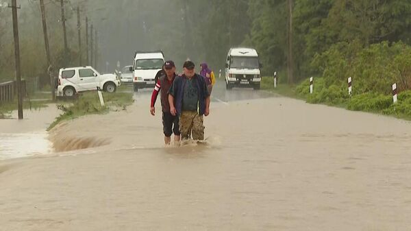 Сильное наводнение в Западной Грузии после ливневых дождей - видео - Sputnik Грузия