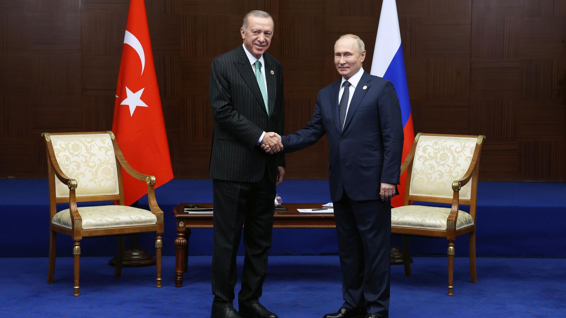 Президент РФ В. Путин встретился с президентом Турции Р. Т. Эрдоганом - Sputnik Грузия, 1920, 13.10.2022