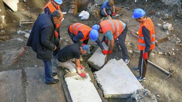 Древние гробницы обнаружены на территории Минкульта в Тбилиси  - Sputnik Грузия
