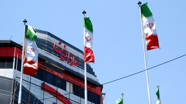 Флаги Ирана на одной из улиц Тегерана - Sputnik Грузия