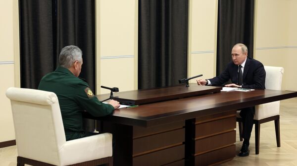 Президент РФ В. Путин провел встречу с министром обороны РФ С. Шойгу - Sputnik Грузия
