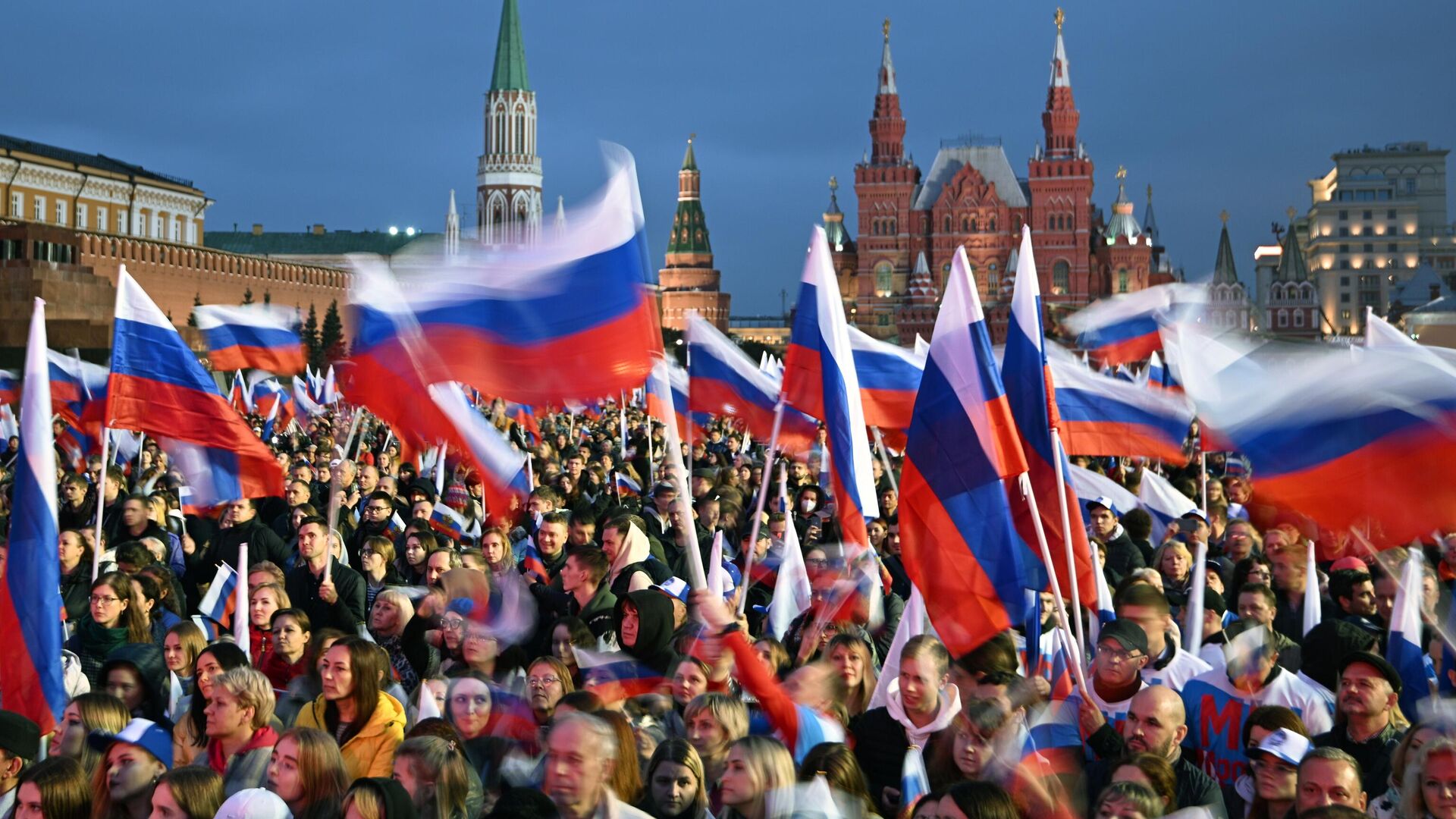 Президент РФ В. Путин принял участие в митинге-концерте на Красной площади - Sputnik Грузия, 1920, 04.11.2022