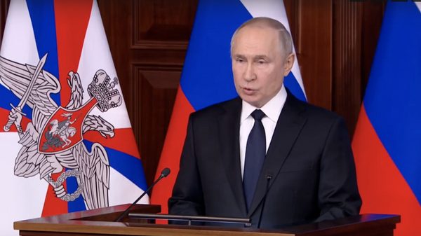 Путин выступает на расширенном заседании Коллегии Министерства обороны России - Sputnik Грузия