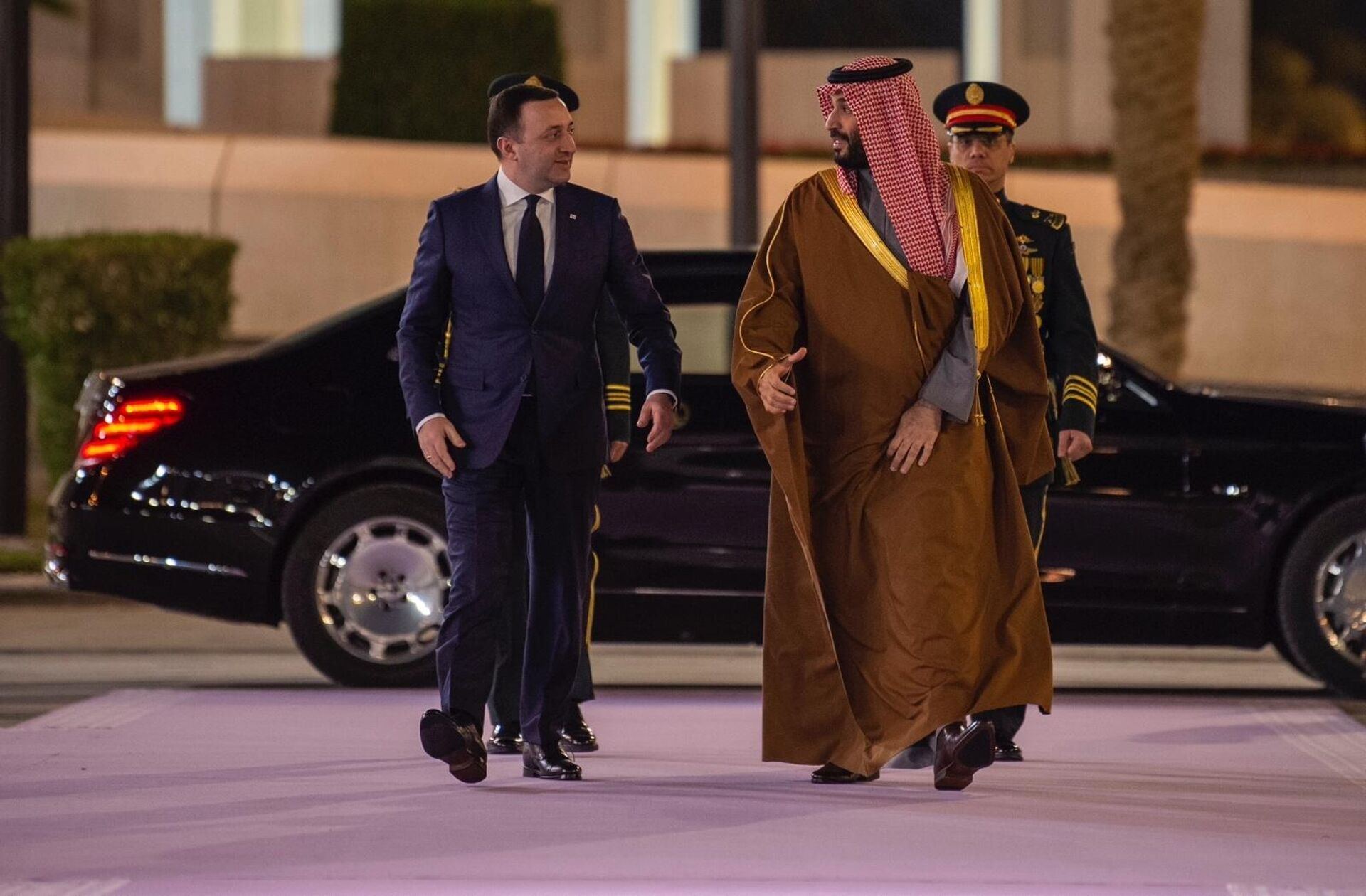 Премьер Грузии Ираклий Гарибашвили на встрече с с наследным принцем Мухаммедом бен Сальманом бен Абдулазизом Аль Саудом в Саудовской Аравии - Sputnik საქართველო, 1920, 22.12.2022