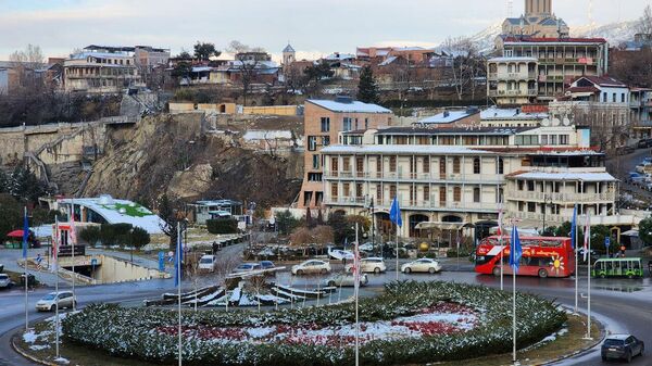 Центр Тбилиси в снегопад зимой - Sputnik Грузия