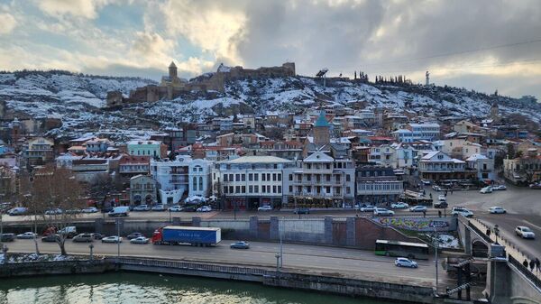 Центр Тбилиси в снегопад зимой - Sputnik Грузия