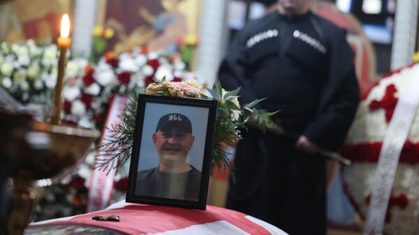 Церемония прощания с полицейским, погибшим в Сагареджо - Sputnik Грузия
