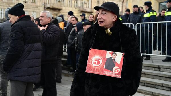 Сторонники Саакашвили митинговали у правительственной администрации - видео - Sputnik Грузия