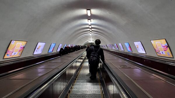 Тбилисское метро Общественный транспорт в столице Грузии - Sputnik Грузия