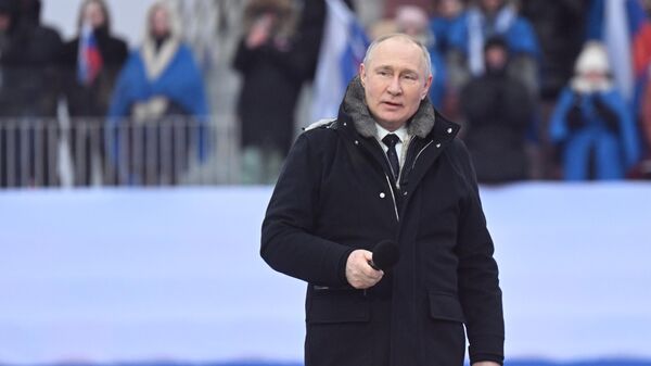 Президент РФ В. Путин посетил митинг-концерт Слава защитникам Отечества! - Sputnik Грузия
