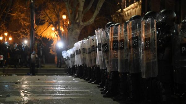 Разгон акции протеста на проспекте Руставели силами полиции в ночь с 8 на 9 марта 2023 - Sputnik Грузия