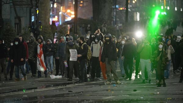 Разгон акции протеста на проспекте Руставели силами полиции в ночь с 8 на 9 марта 2023 - Sputnik Грузия